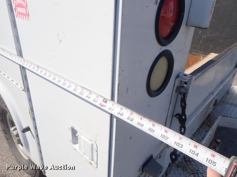 image for item DC3259 2003 Chevrolet Silverado 2500HD  utility bed pickup truck