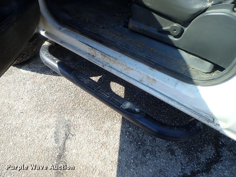 image for item DC3259 2003 Chevrolet Silverado 2500HD  utility bed pickup truck