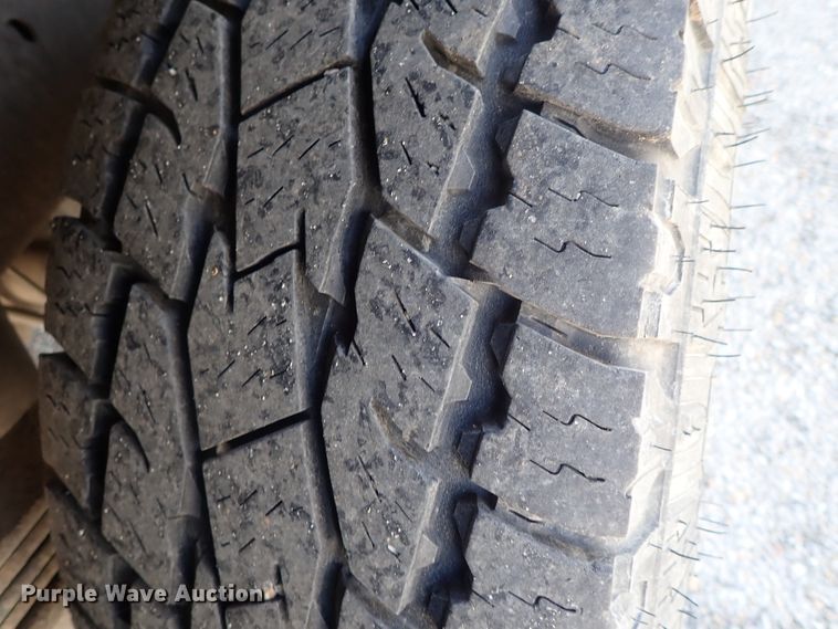 image for item DC3259 2003 Chevrolet Silverado 2500HD  utility bed pickup truck