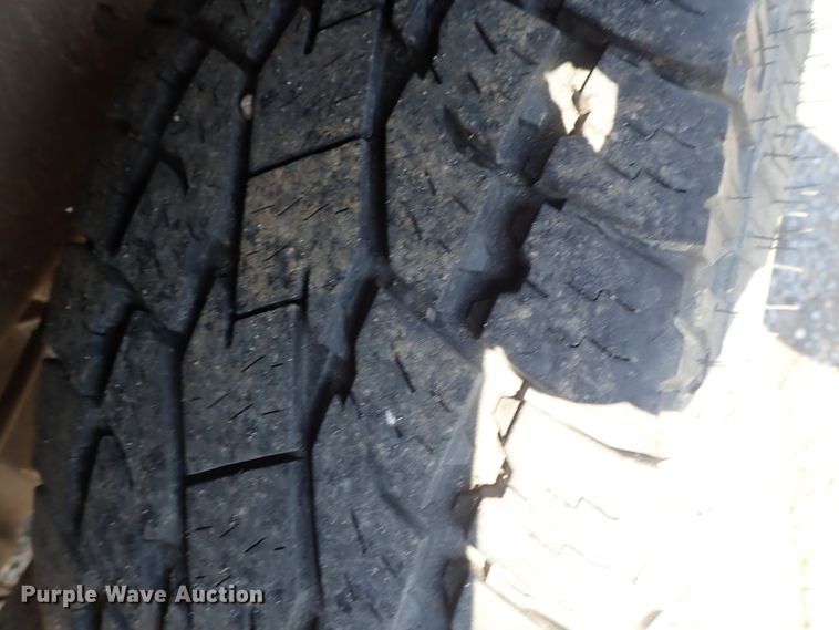 image for item DC3259 2003 Chevrolet Silverado 2500HD  utility bed pickup truck