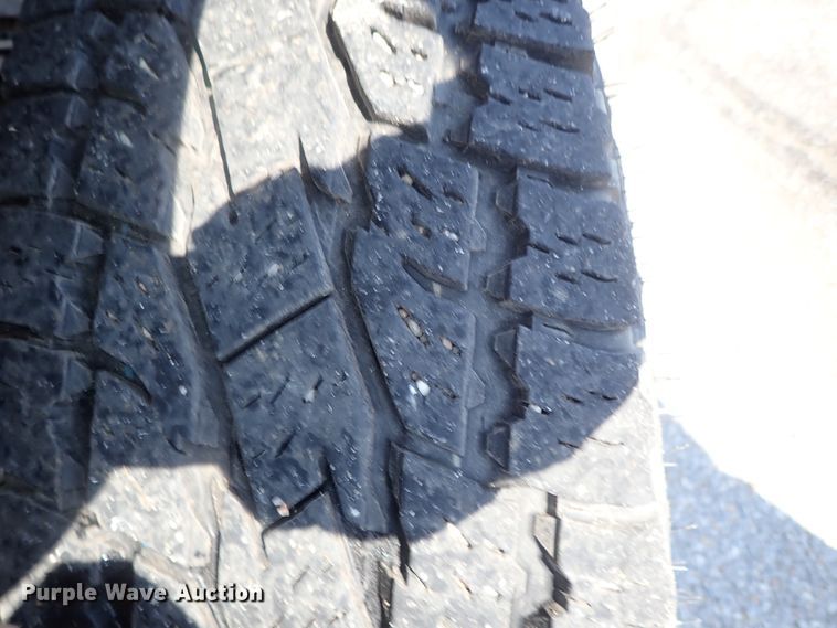 image for item DC3259 2003 Chevrolet Silverado 2500HD  utility bed pickup truck