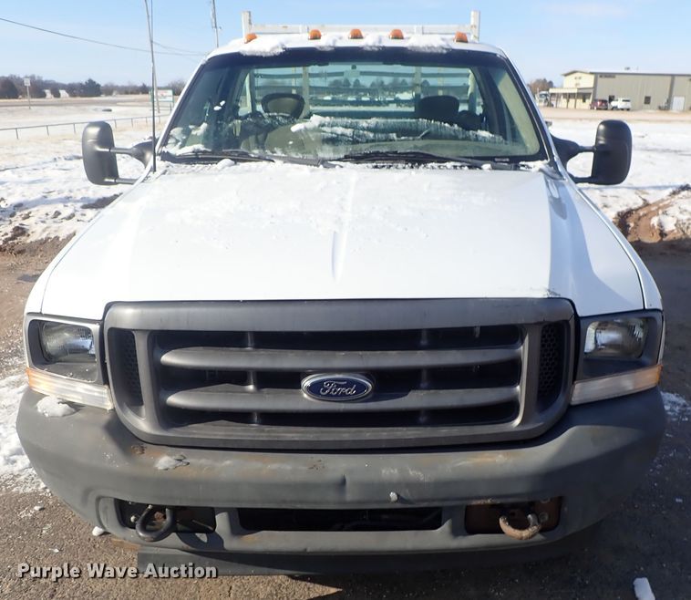 image for item DC3313 2002 Ford F350 Super Duty utility bed pickup truck