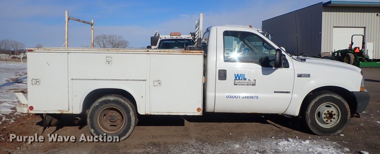 image for item DC3313 2002 Ford F350 Super Duty utility bed pickup truck