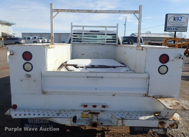 image for item DC3313 2002 Ford F350 Super Duty utility bed pickup truck