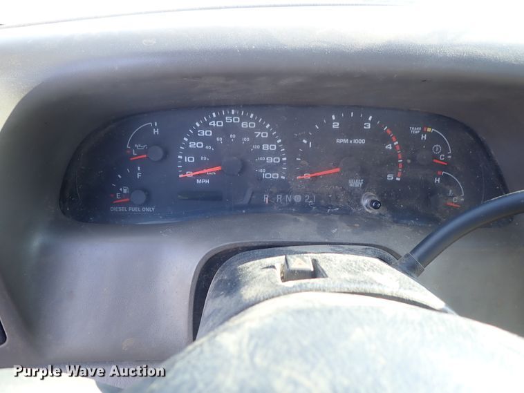 image for item DC3313 2002 Ford F350 Super Duty utility bed pickup truck