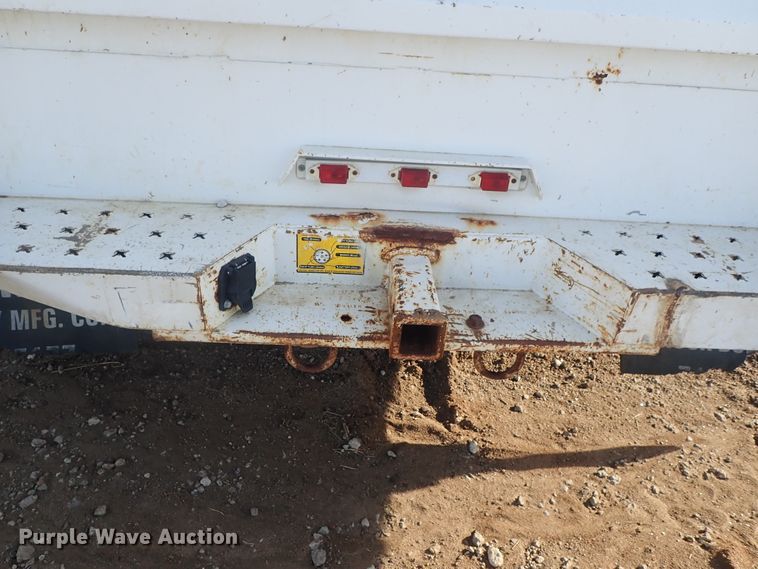 image for item DC3313 2002 Ford F350 Super Duty utility bed pickup truck