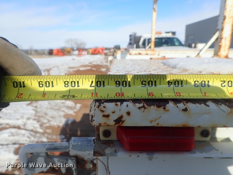 image for item DC3313 2002 Ford F350 Super Duty utility bed pickup truck