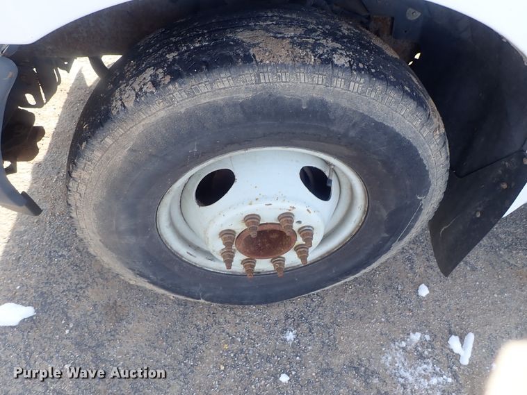 image for item DC3313 2002 Ford F350 Super Duty utility bed pickup truck