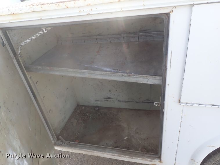 image for item DC3313 2002 Ford F350 Super Duty utility bed pickup truck