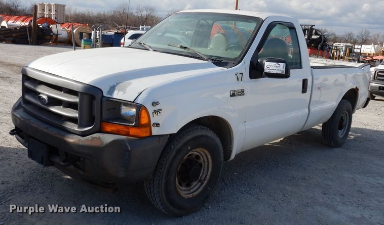 image for item DE4254 2001 Ford F250 Super Duty XL  pickup truck