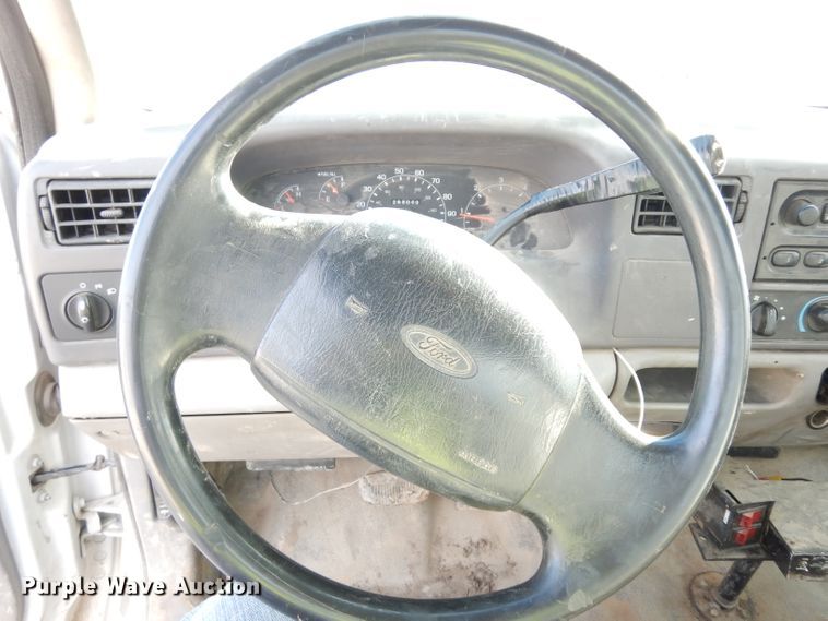 image for item DE4254 2001 Ford F250 Super Duty XL  pickup truck