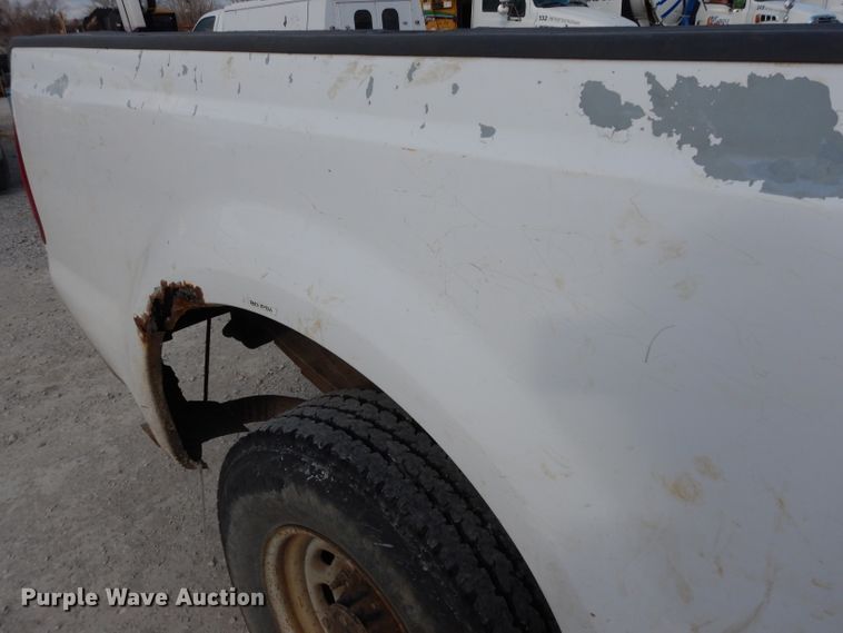 image for item DE4254 2001 Ford F250 Super Duty XL  pickup truck