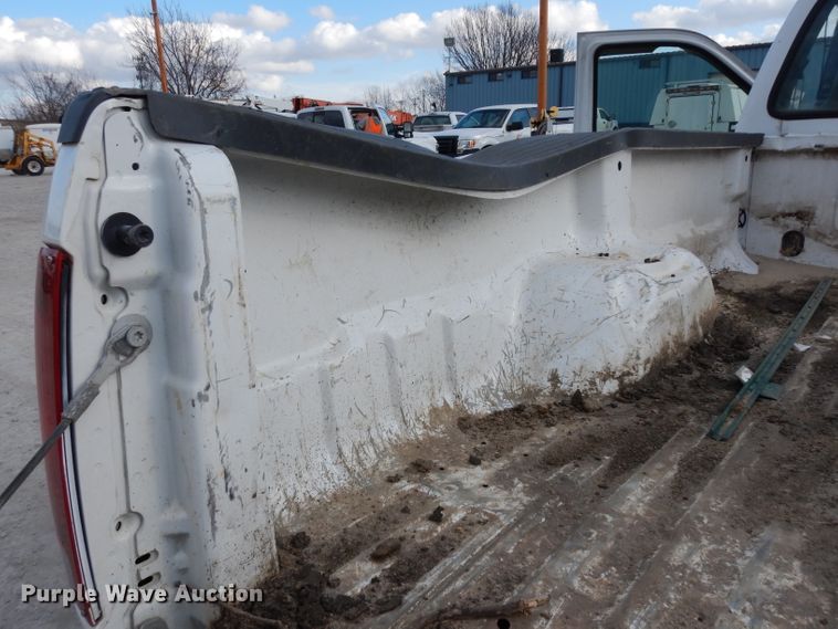 image for item DE4254 2001 Ford F250 Super Duty XL  pickup truck