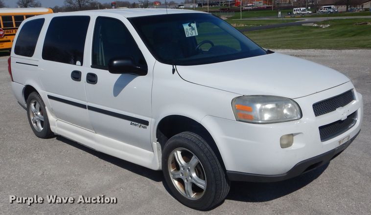 image for item DF3036 2005 Chevrolet Uplander  handicap accessible van