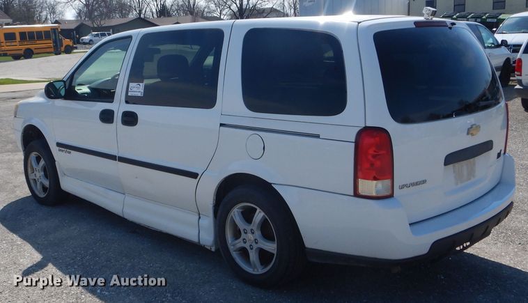 image for item DF3036 2005 Chevrolet Uplander  handicap accessible van