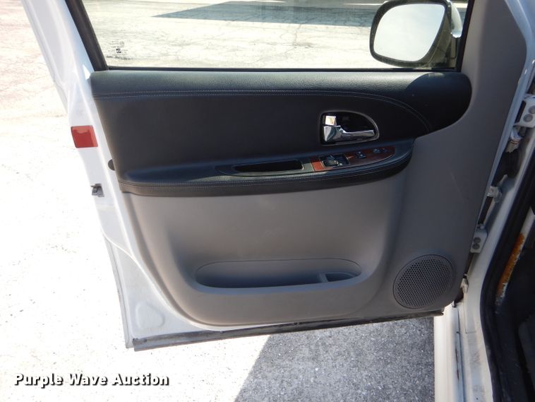 image for item DF3036 2005 Chevrolet Uplander  handicap accessible van