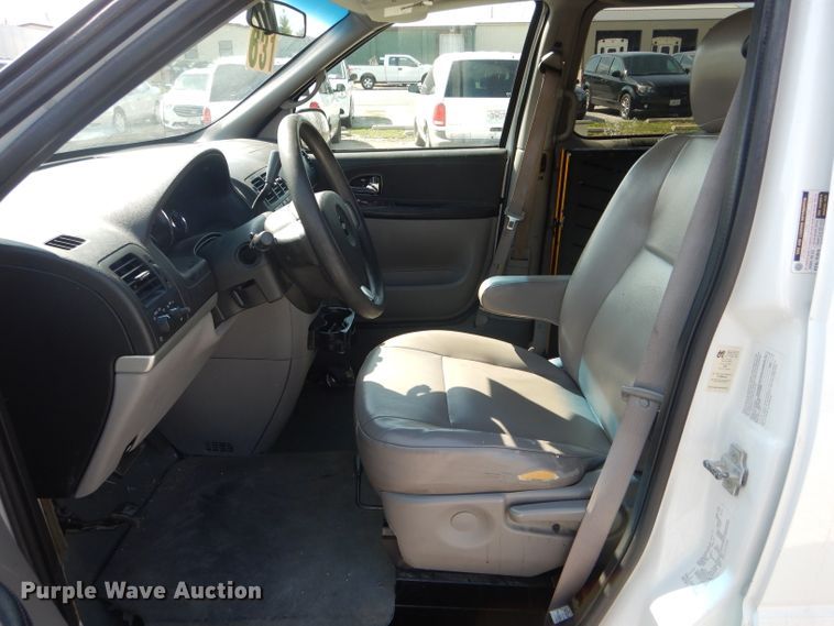 image for item DF3036 2005 Chevrolet Uplander  handicap accessible van