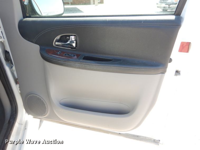 image for item DF3036 2005 Chevrolet Uplander  handicap accessible van