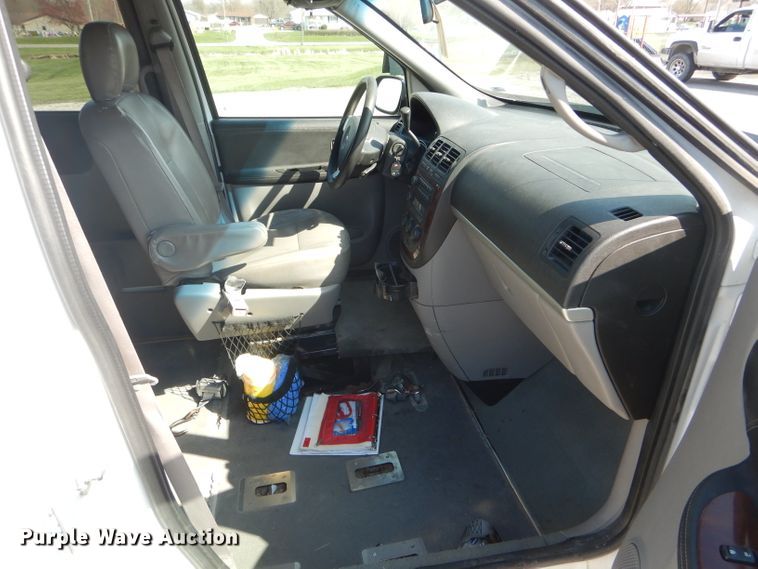 image for item DF3036 2005 Chevrolet Uplander  handicap accessible van