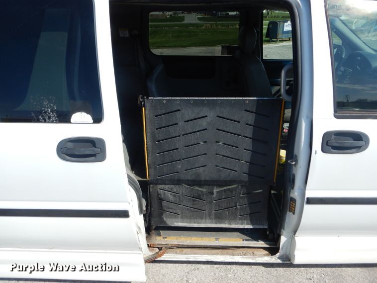 image for item DF3036 2005 Chevrolet Uplander  handicap accessible van