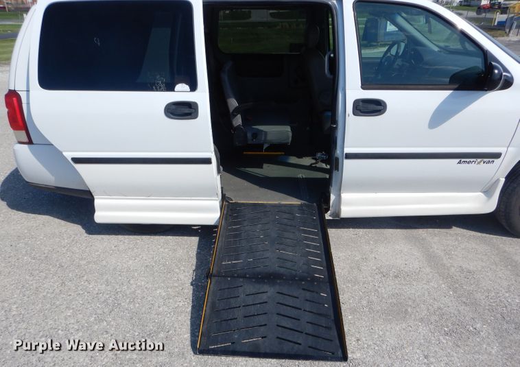 image for item DF3036 2005 Chevrolet Uplander  handicap accessible van