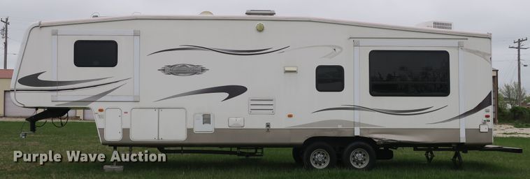 image for item DF5120 2007 Montana Mountaineer 344RET  camper
