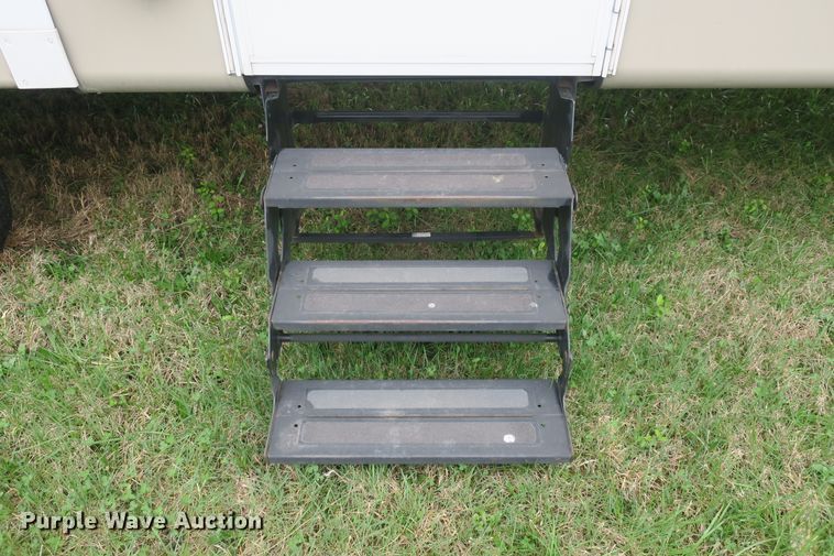 image for item DF5120 2007 Montana Mountaineer 344RET  camper