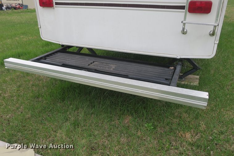 image for item DF5120 2007 Montana Mountaineer 344RET  camper