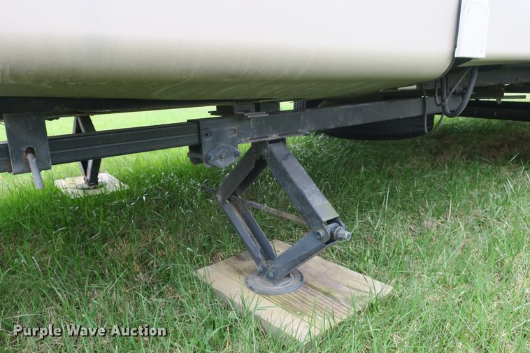 image for item DF5120 2007 Montana Mountaineer 344RET  camper