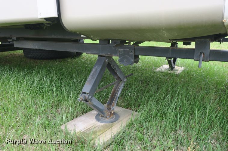 image for item DF5120 2007 Montana Mountaineer 344RET  camper