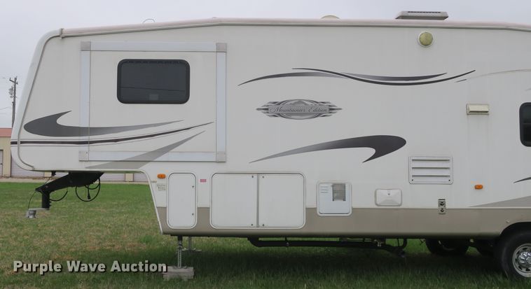 image for item DF5120 2007 Montana Mountaineer 344RET  camper