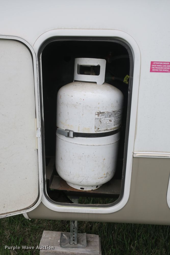 image for item DF5120 2007 Montana Mountaineer 344RET  camper