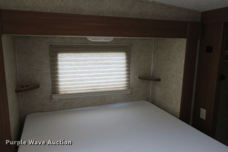 image for item DF5120 2007 Montana Mountaineer 344RET  camper