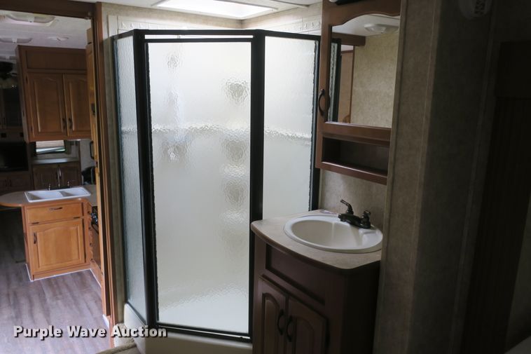 image for item DF5120 2007 Montana Mountaineer 344RET  camper