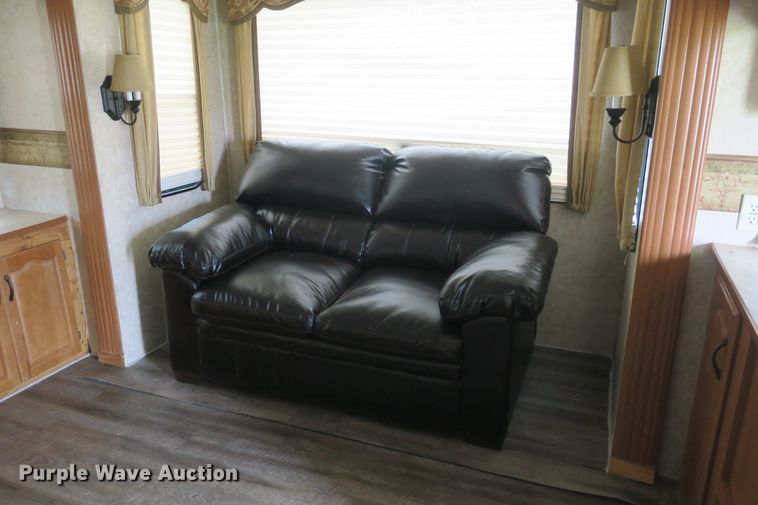 image for item DF5120 2007 Montana Mountaineer 344RET  camper