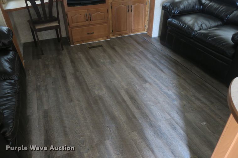 image for item DF5120 2007 Montana Mountaineer 344RET  camper