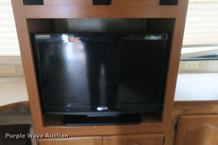 image for item DF5120 2007 Montana Mountaineer 344RET  camper