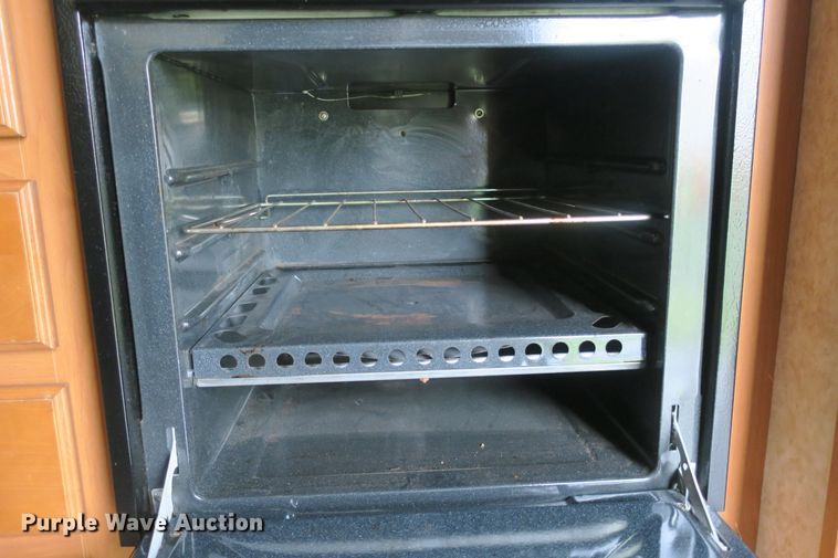 image for item DF5120 2007 Montana Mountaineer 344RET  camper