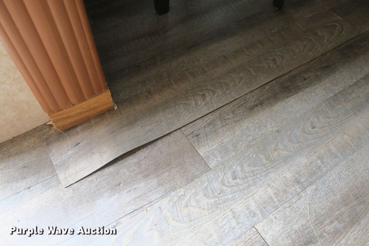 image for item DF5120 2007 Montana Mountaineer 344RET  camper