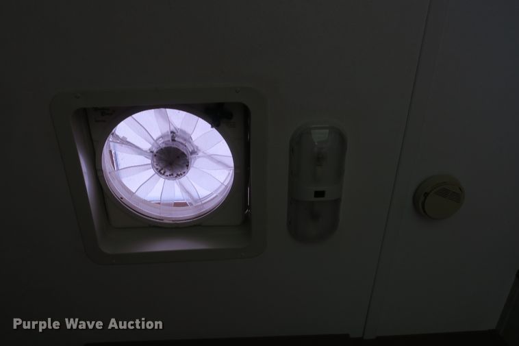 image for item DF5120 2007 Montana Mountaineer 344RET  camper