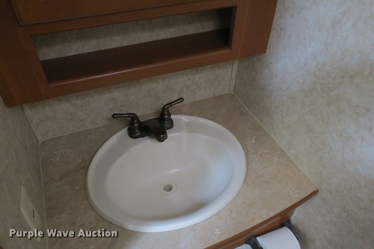 image for item DF5120 2007 Montana Mountaineer 344RET  camper