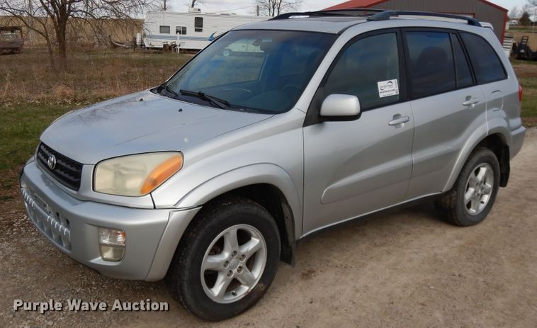 2002 Toyota RAV4 SUV in Topeka, KS | Item DF6005 sold | Purple Wave