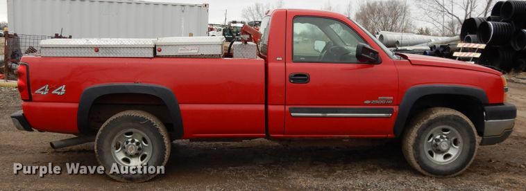 image for item DF6023 2004 Chevrolet Silverado 2500HD  3/4 or 1 ton pickup or van