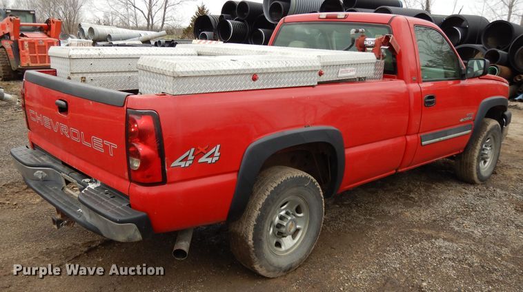 image for item DF6023 2004 Chevrolet Silverado 2500HD  3/4 or 1 ton pickup or van