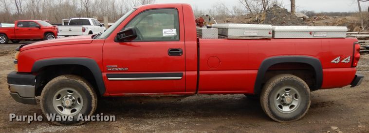 image for item DF6023 2004 Chevrolet Silverado 2500HD  3/4 or 1 ton pickup or van