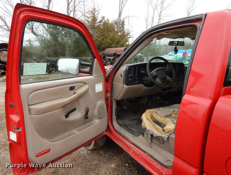 image for item DF6023 2004 Chevrolet Silverado 2500HD  3/4 or 1 ton pickup or van