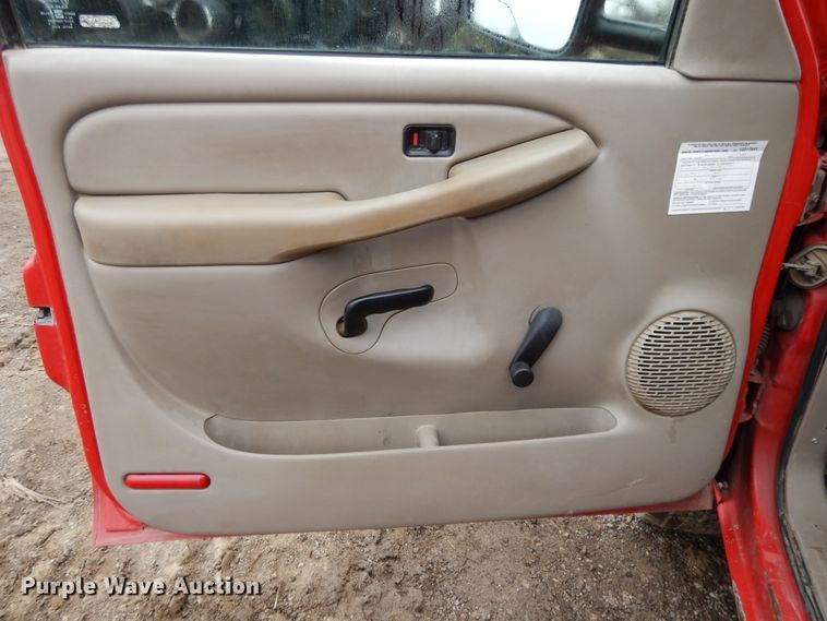 image for item DF6023 2004 Chevrolet Silverado 2500HD  3/4 or 1 ton pickup or van