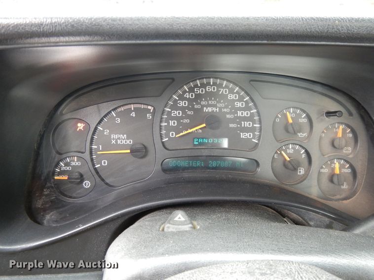 image for item DF6023 2004 Chevrolet Silverado 2500HD  3/4 or 1 ton pickup or van