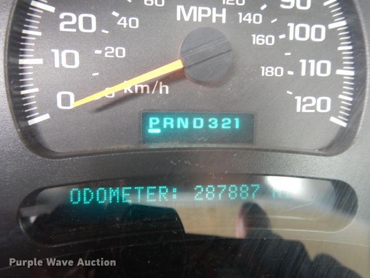 image for item DF6023 2004 Chevrolet Silverado 2500HD  3/4 or 1 ton pickup or van