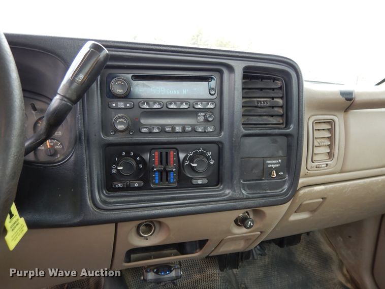 image for item DF6023 2004 Chevrolet Silverado 2500HD  3/4 or 1 ton pickup or van